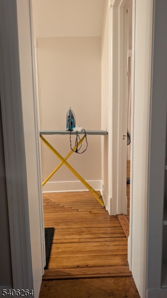 Convenient to Train & South - Residential Lease