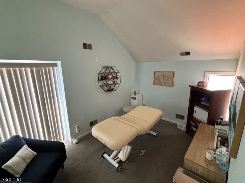 Broadway - Commercial Lease