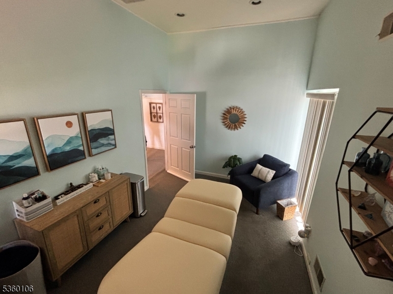 Broadway - Commercial Lease