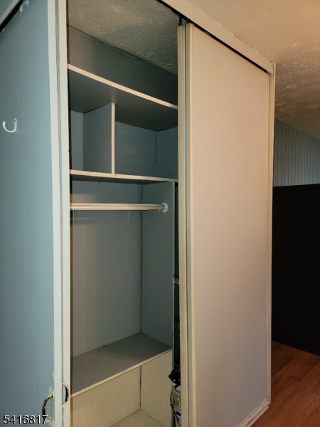 HIGH POINT COUNTRY CLUB - Residential Lease