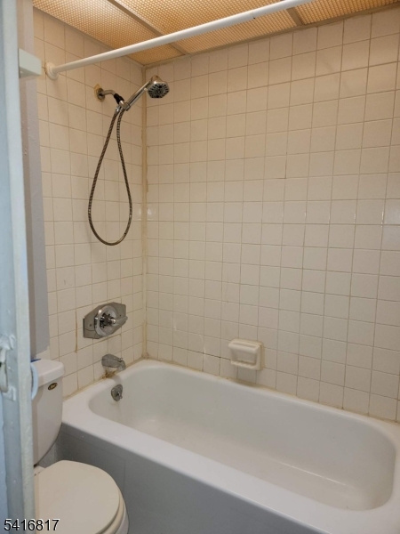 HIGH POINT COUNTRY CLUB - Residential Lease