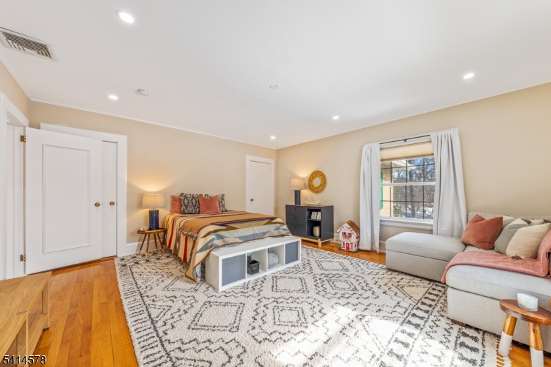 Montrose - Residential