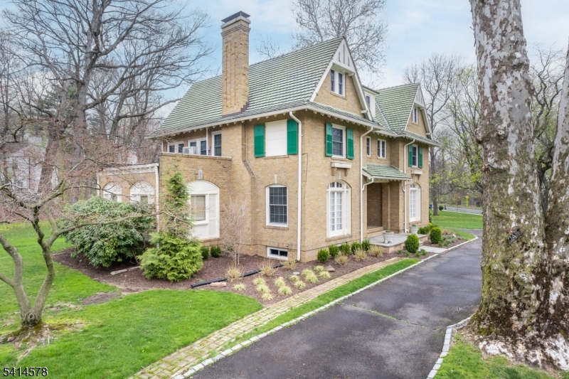 Montrose - Residential