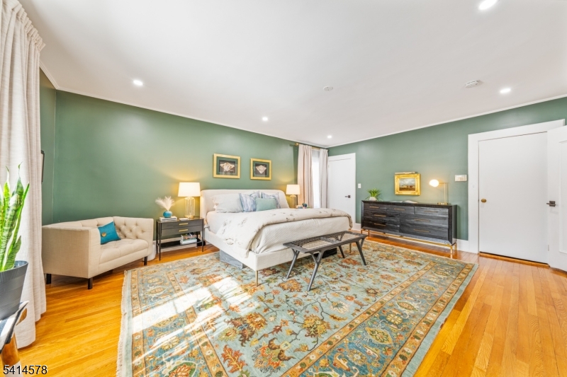 Montrose - Residential