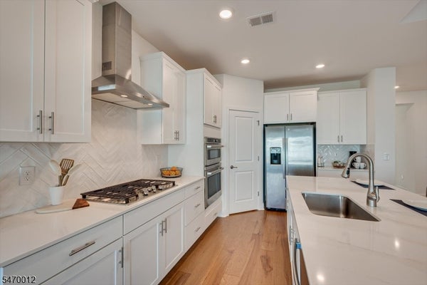 62 VIZCAYA DR, MONROE TOWNSHIP, NJ 08831 - Image e9f6c1090a7268b13d9934da54dca49e/2228943720
