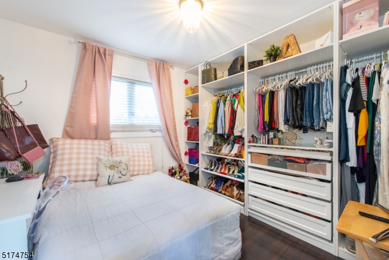 Pompton Plains - Residential