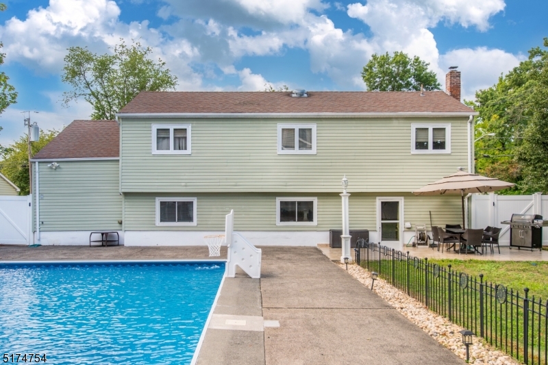 Pompton Plains - Residential