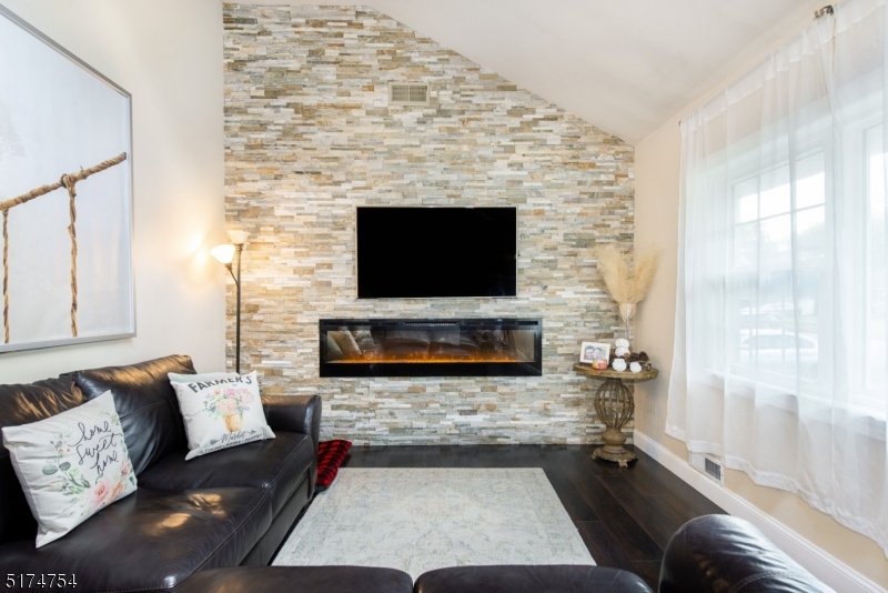 Pompton Plains - Residential