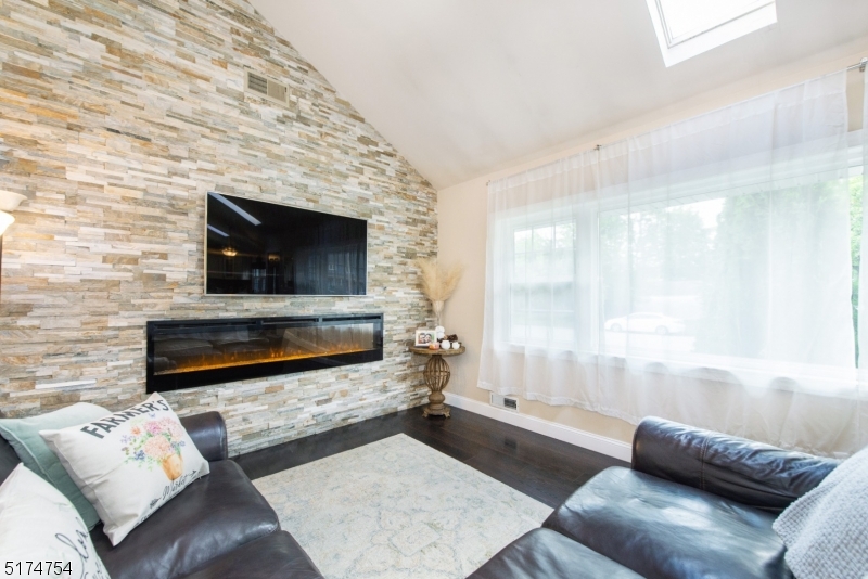 Pompton Plains - Residential