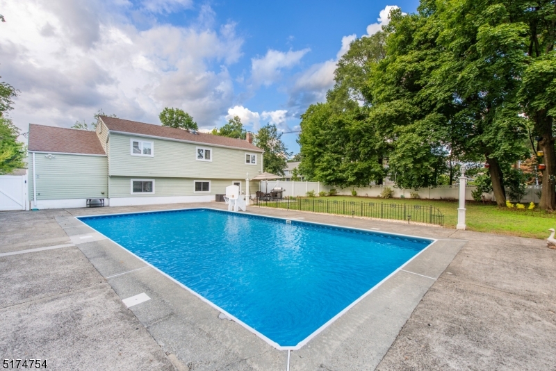 Pompton Plains - Residential