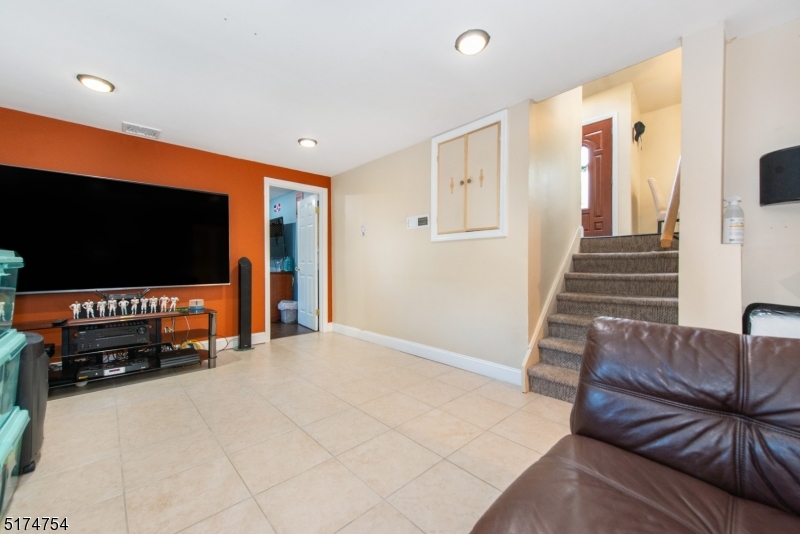 Pompton Plains - Residential