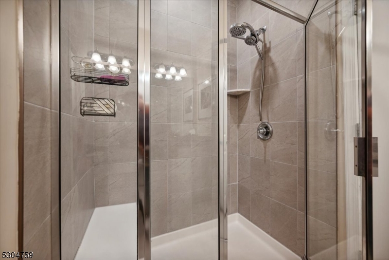 HUNTERDON CREEKSIDE - Residential