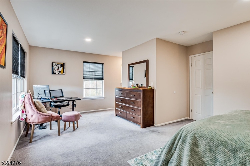 Crestmont Manor - Residential