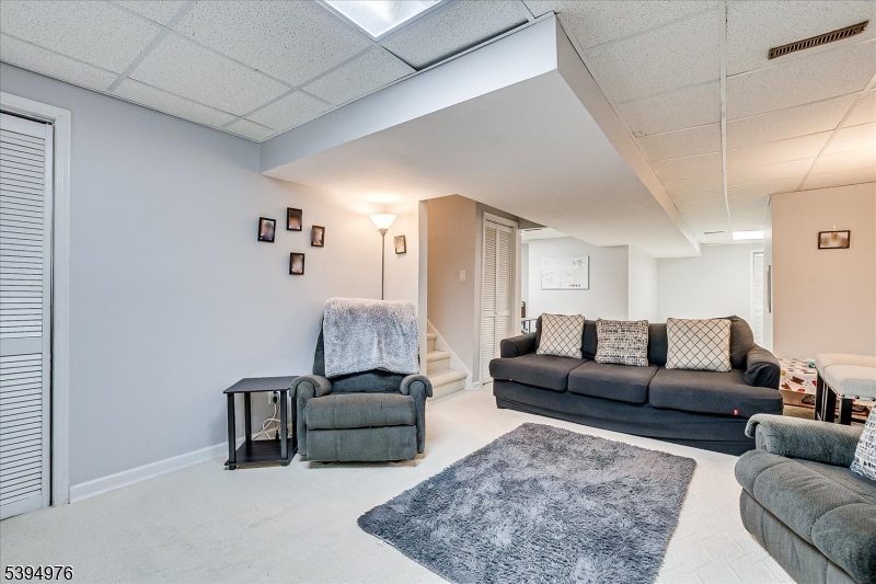 Crestmont Manor - Residential