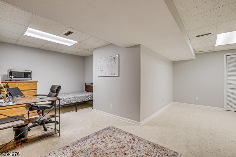 Crestmont Manor - Residential