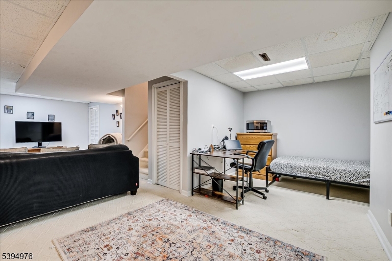 Crestmont Manor - Residential