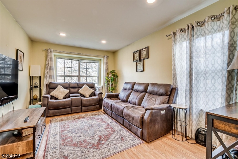 Crestmont Manor - Residential