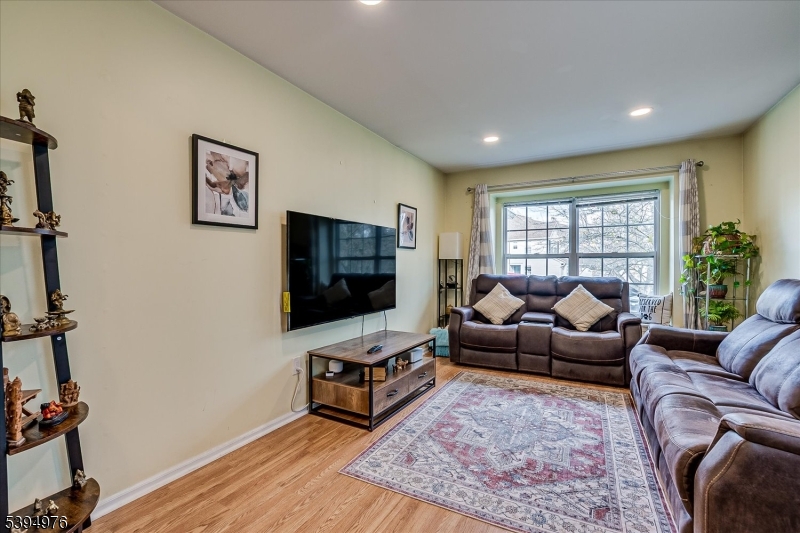 Crestmont Manor - Residential