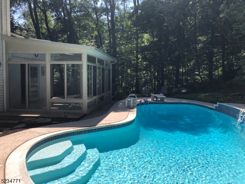 High Crest - Residential