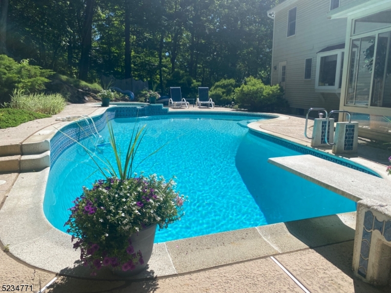 High Crest - Residential