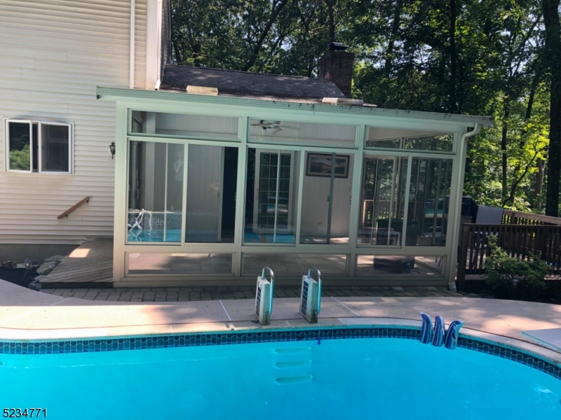 High Crest - Residential