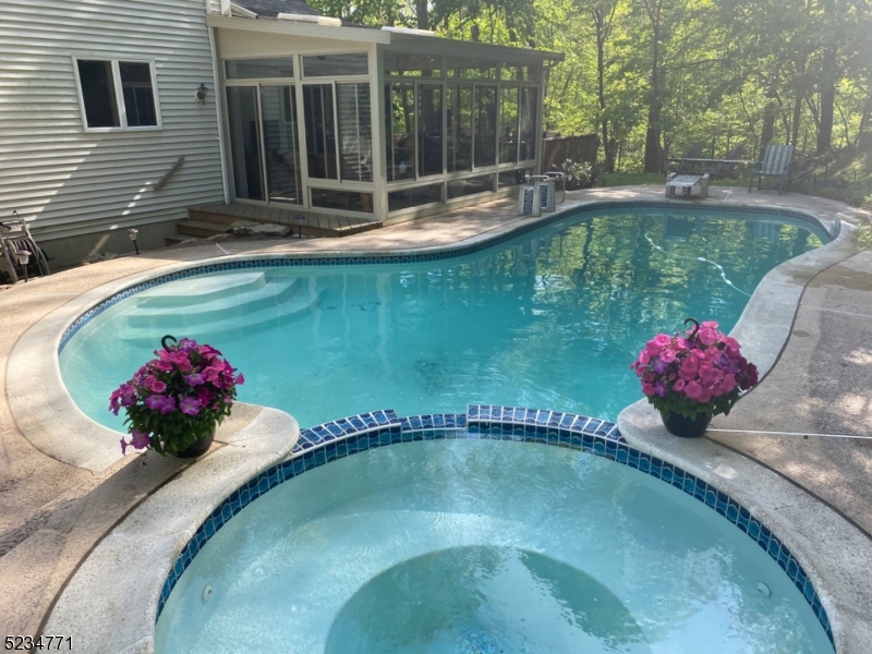 High Crest - Residential