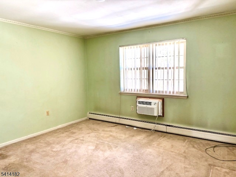 Valley Stream - Residential