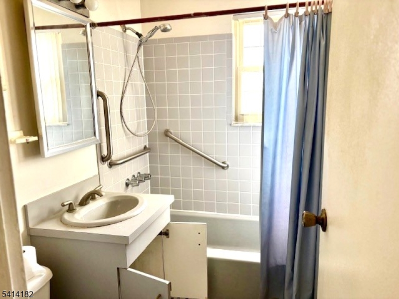 Valley Stream - Residential