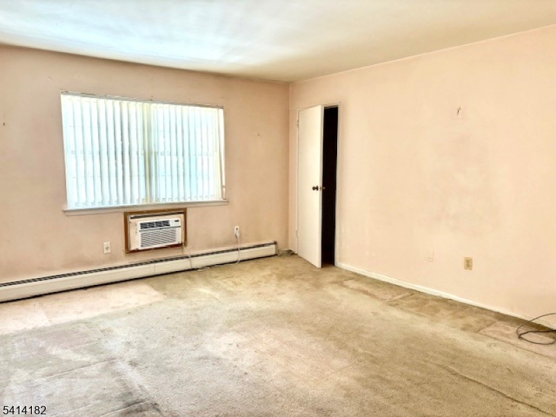 Valley Stream - Residential