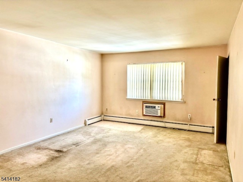 Valley Stream - Residential