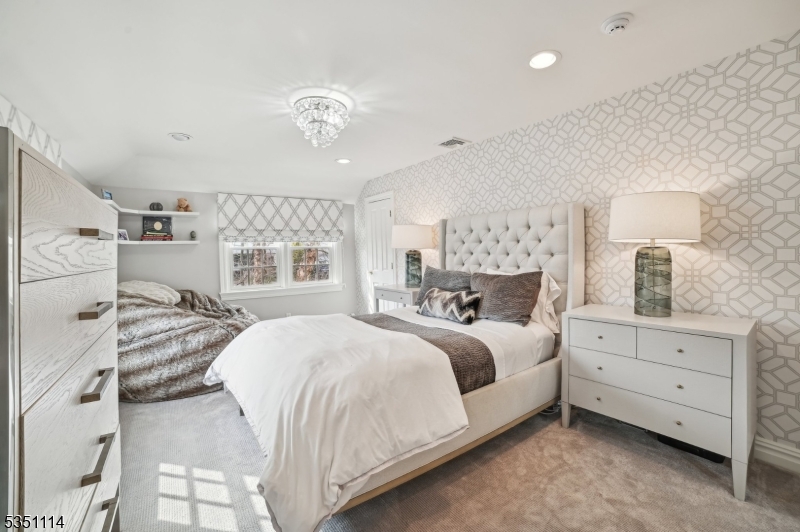 CRESCENT / GLENWOOD - Residential