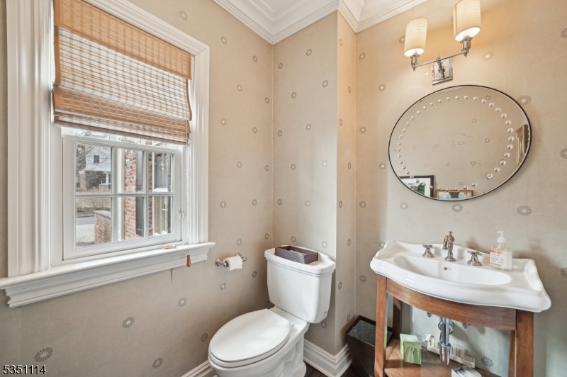 CRESCENT / GLENWOOD - Residential