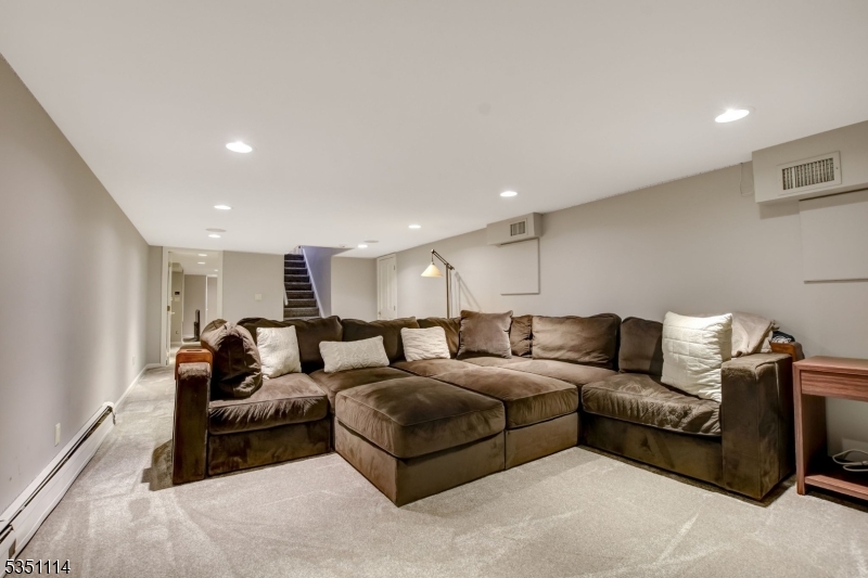 CRESCENT / GLENWOOD - Residential