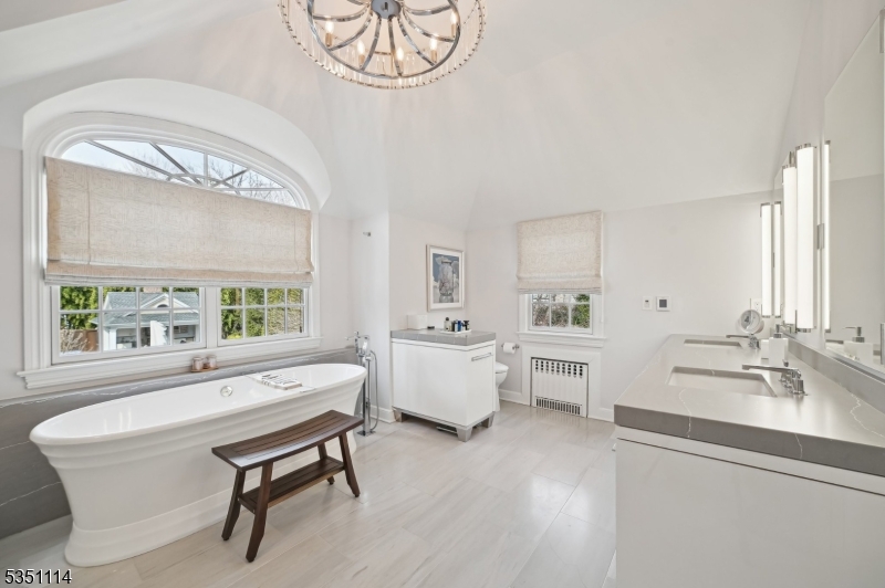 CRESCENT / GLENWOOD - Residential