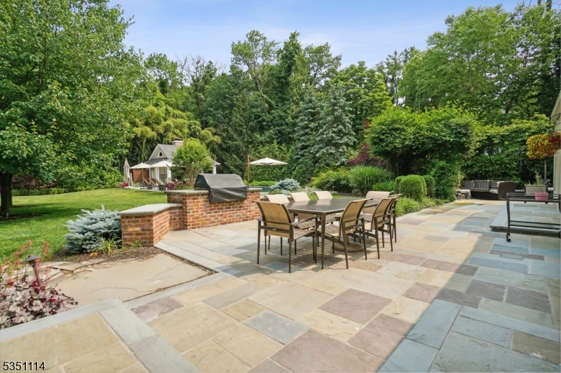 CRESCENT / GLENWOOD - Residential