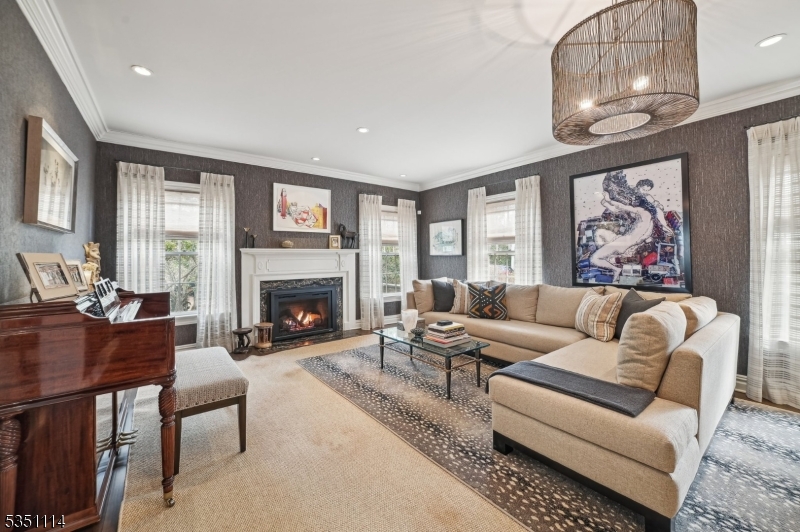 CRESCENT / GLENWOOD - Residential