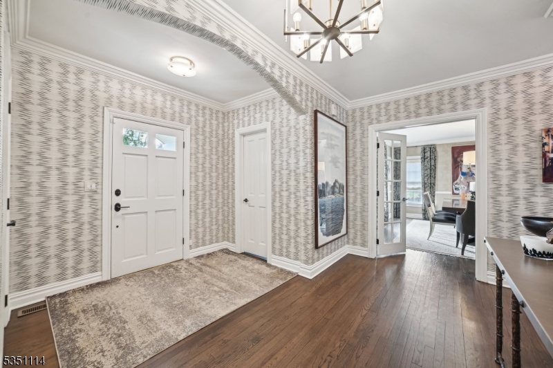 CRESCENT / GLENWOOD - Residential