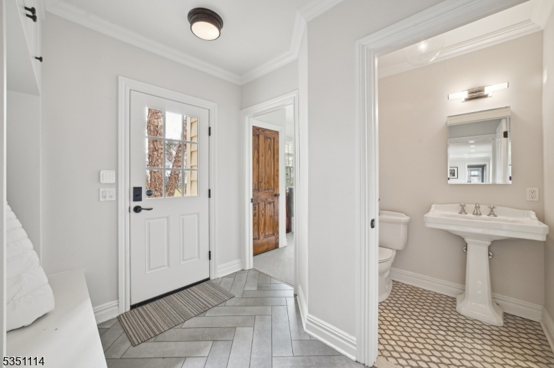 CRESCENT / GLENWOOD - Residential