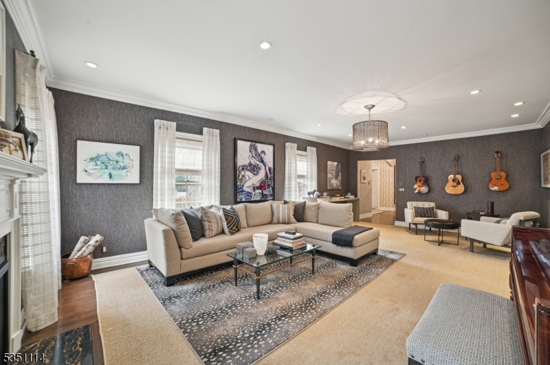 CRESCENT / GLENWOOD - Residential