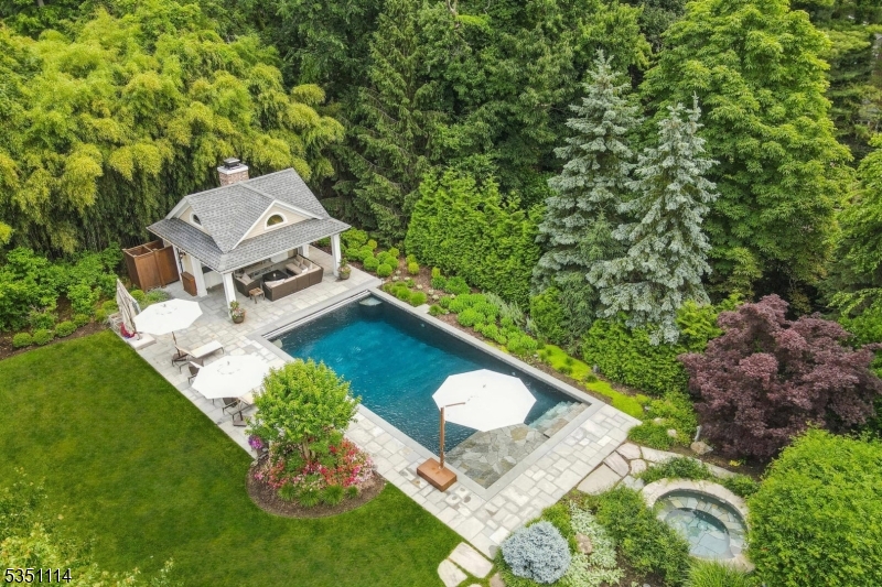 CRESCENT / GLENWOOD - Residential