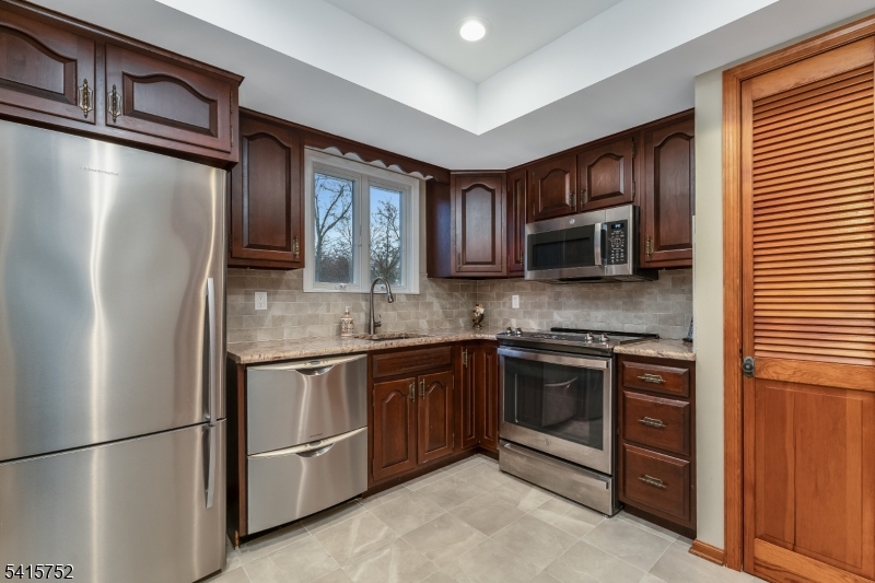 BRADLEY GARDENS - Residential