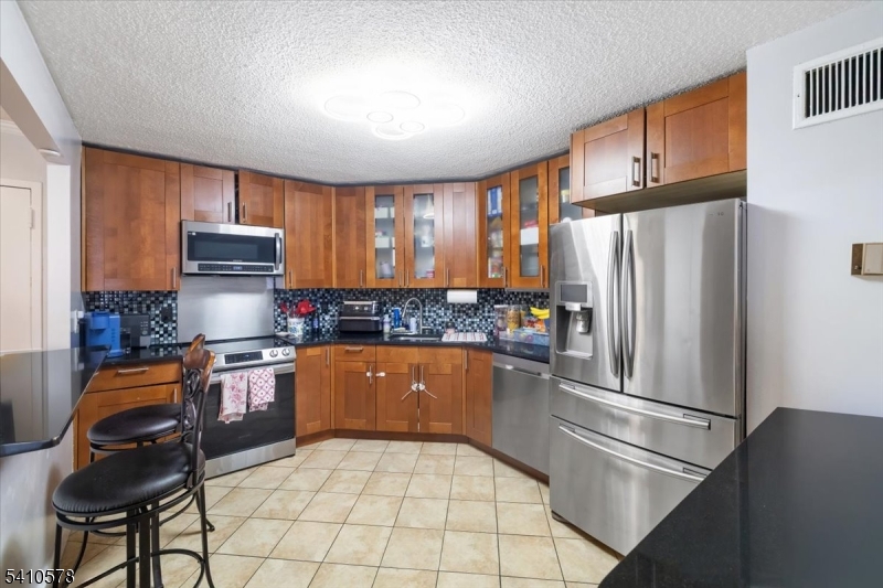 Harmon Cove Towers - Residential