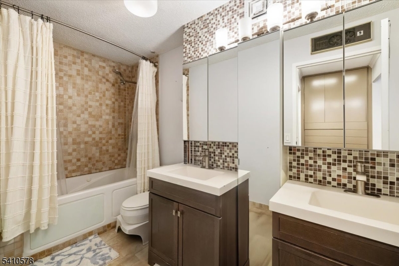 Harmon Cove Towers - Residential