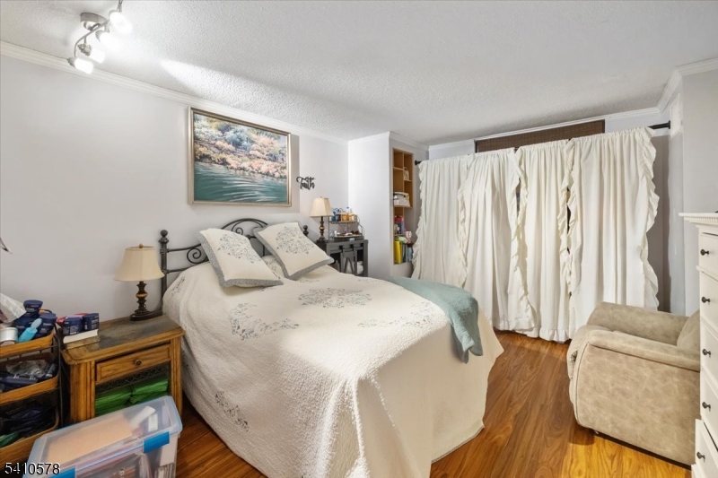 Harmon Cove Towers - Residential