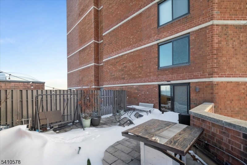 Harmon Cove Towers - Residential