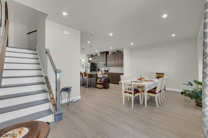 Mountain Ridge - Residential Lease