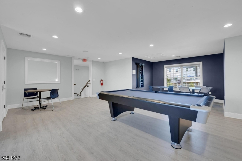 Mountain Ridge - Residential Lease