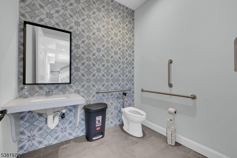 Mountain Ridge - Residential Lease