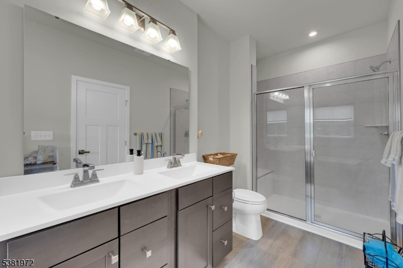 Mountain Ridge - Residential Lease