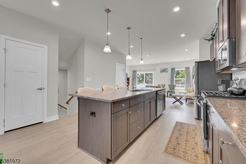 Mountain Ridge - Residential Lease